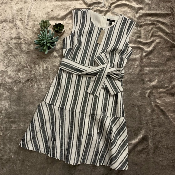 J. Crew Dresses & Skirts - J Crew linen flounced dress